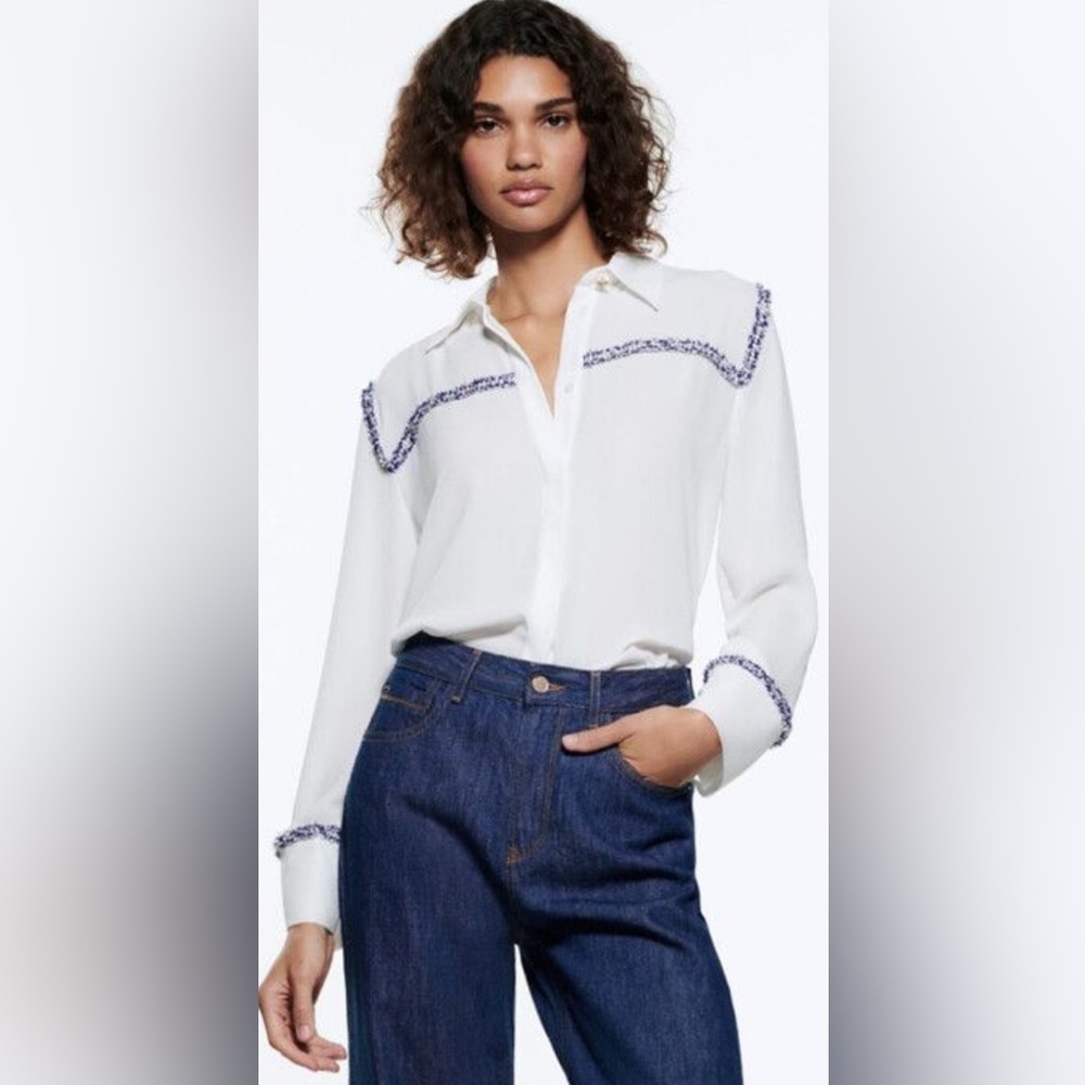 Zara white crepe navy/white/metallic gold fringe trim  hidden button shirt. XS